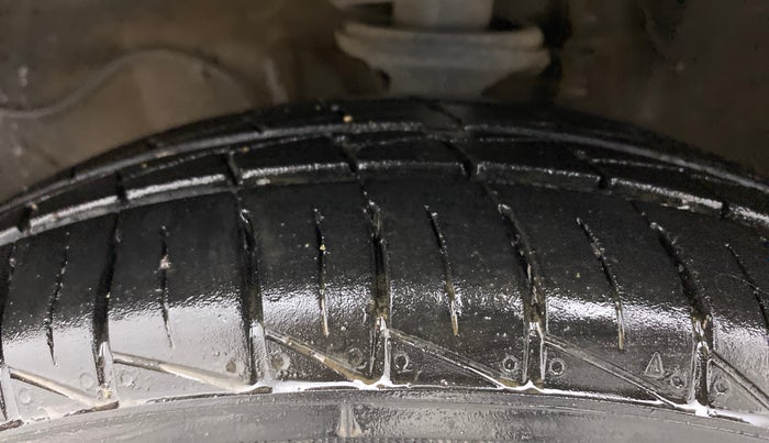 2022 Maruti Alto LXI O, Petrol, Manual, 7,372 km, Left Front Tyre Tread