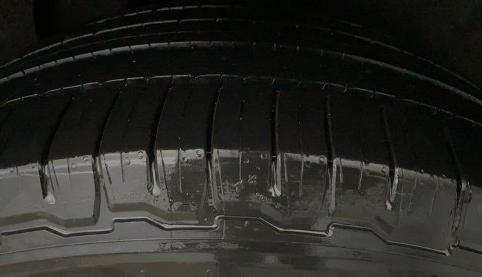 2021 Tata Safari XZA PLUS, Diesel, Automatic, 72,667 km, Left Rear Tyre Tread