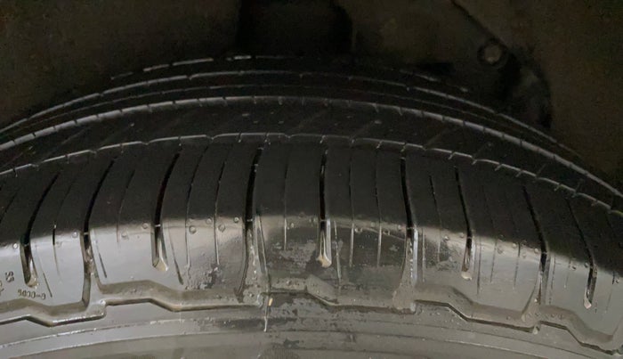 2021 Tata Safari XZA PLUS, Diesel, Automatic, 72,667 km, Right Rear Tyre Tread