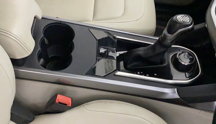 2021 Tata Safari XZA PLUS, Diesel, Automatic, 72,667 km, Gear Lever