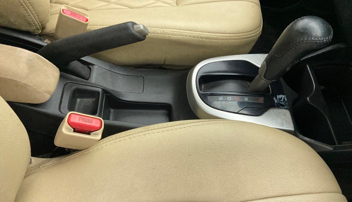 2019 Honda Jazz 1.2L I-VTEC V CVT, Petrol, Automatic, 43,000 km, Gear Lever