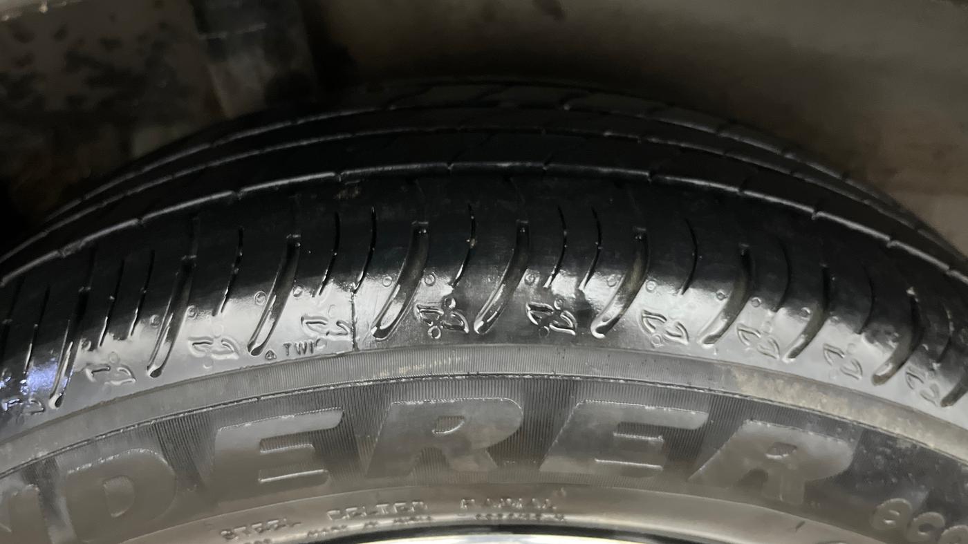 2016 Honda BR-V 1.5L I-VTEC V CVT, Petrol, Automatic, 1,00,202 km, Right Rear Tyre Tread