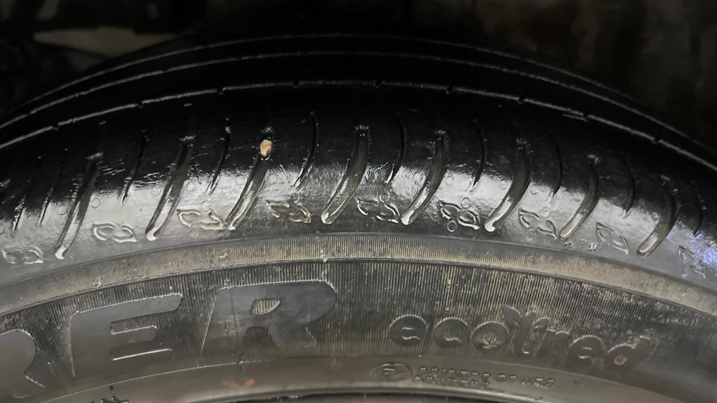 2016 Honda BR-V 1.5L I-VTEC V CVT, Petrol, Automatic, 1,00,202 km, Left Front Tyre Tread