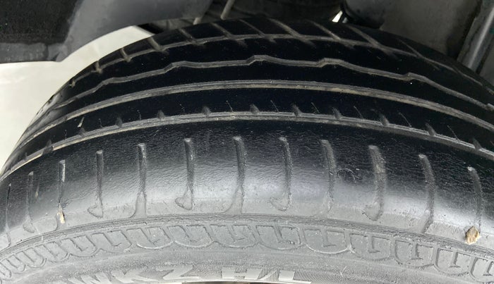 2014 Renault Duster 85 PS RXL OPT, Diesel, Manual, 85,351 km, Right Rear Tyre Tread