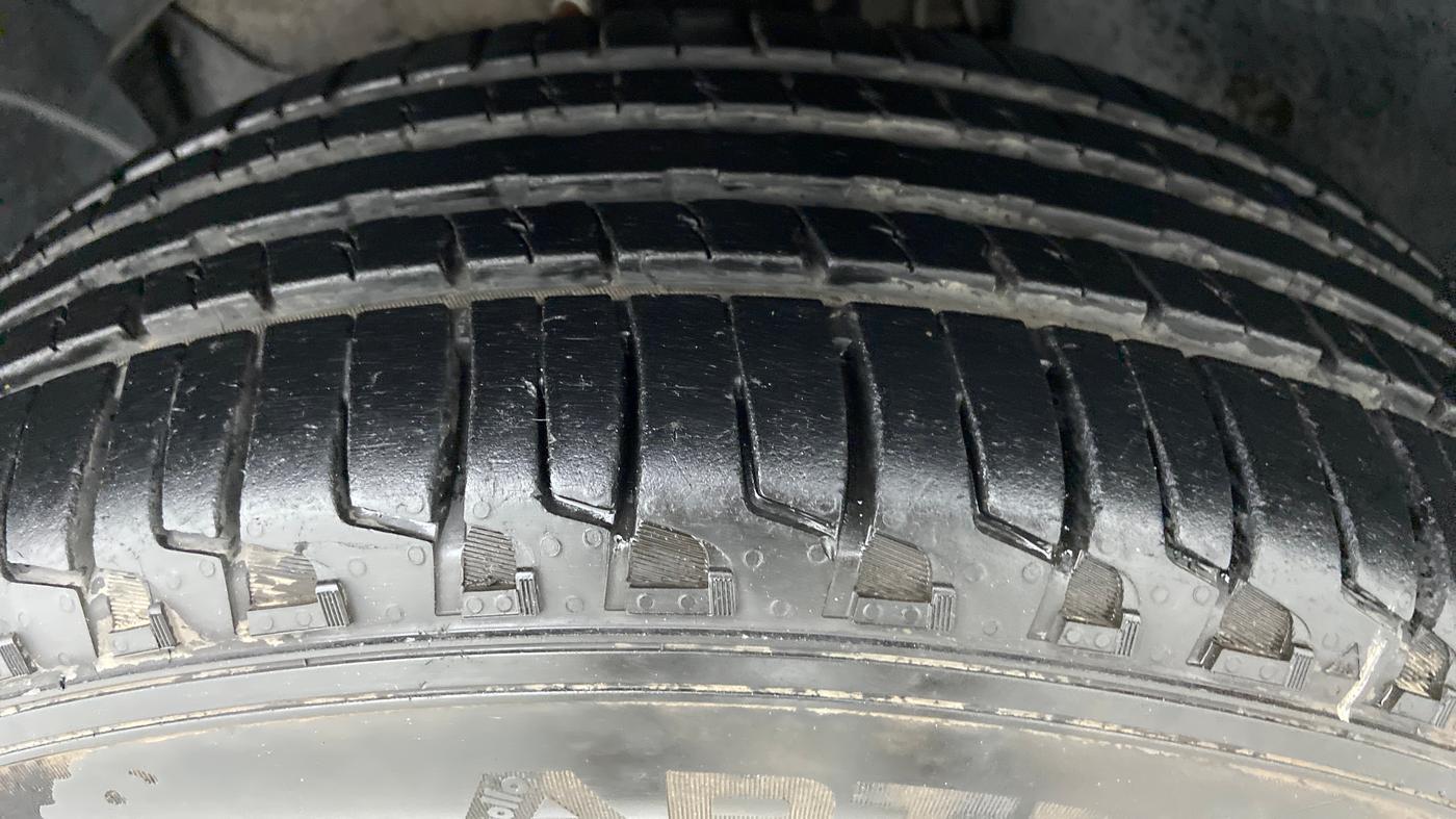 2014 Renault Duster 85 PS RXL OPT, Diesel, Manual, 85,351 km, Left Front Tyre Tread