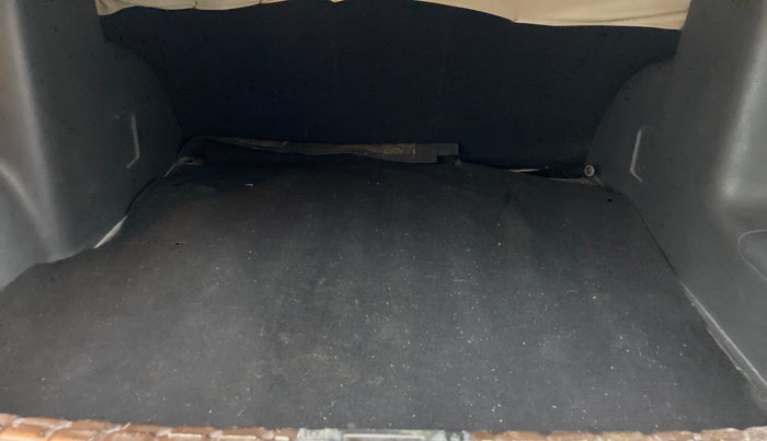 2014 Renault Duster 85 PS RXL OPT, Diesel, Manual, 85,351 km, Boot Inside