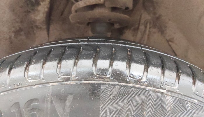 2020 Maruti Vitara Brezza ZXI AT SHVS, Petrol, Automatic, 91,792 km, Right Front Tyre Tread