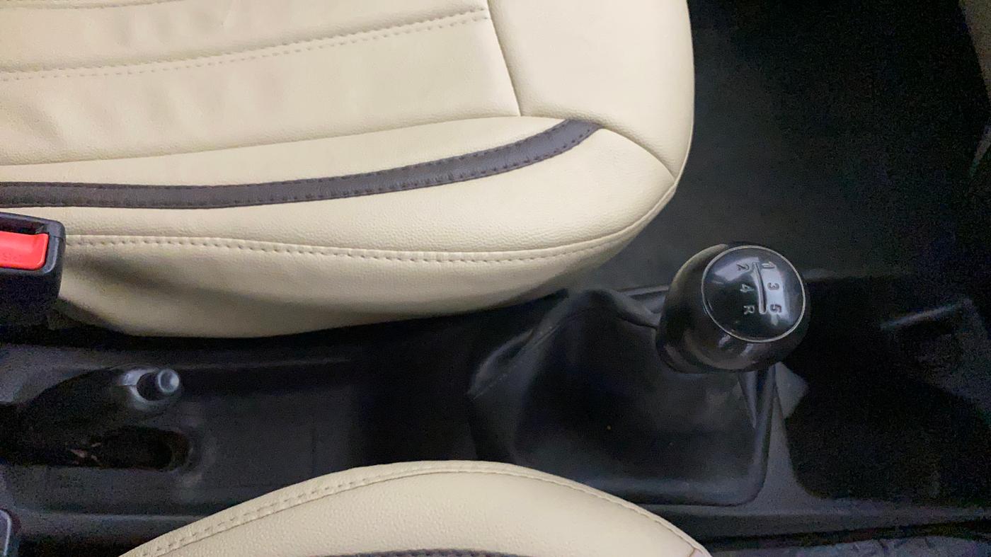 2018 Hyundai Eon ERA +, Petrol, Manual, 42,771 km, Gear Lever