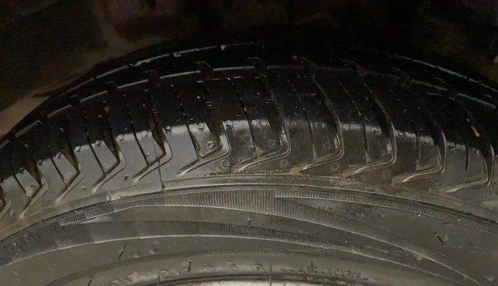 2018 Hyundai Eon ERA +, Petrol, Manual, 42,752 km, Left Rear Tyre Tread