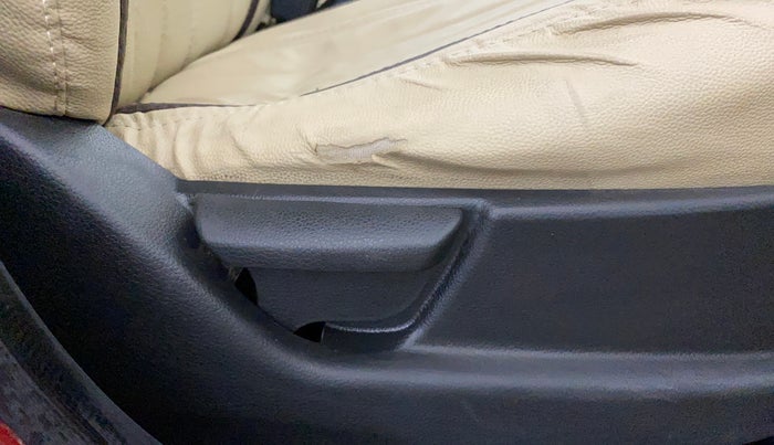 2018 Hyundai Eon ERA +, Petrol, Manual, 42,752 km, Driver Side Adjustment Panel