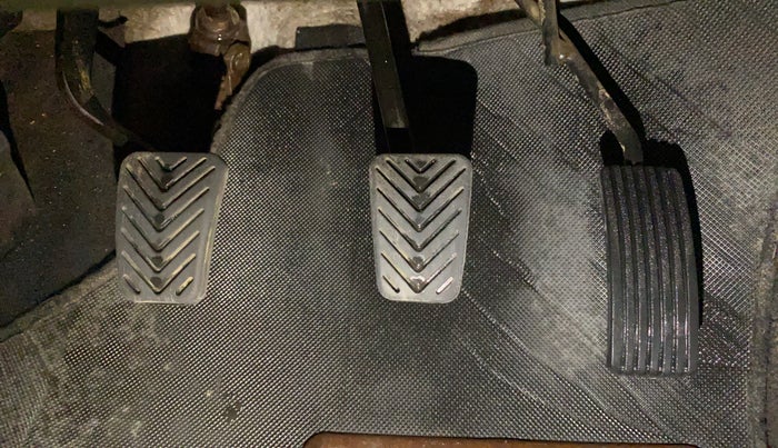 2018 Hyundai Eon ERA +, Petrol, Manual, 42,752 km, Pedals