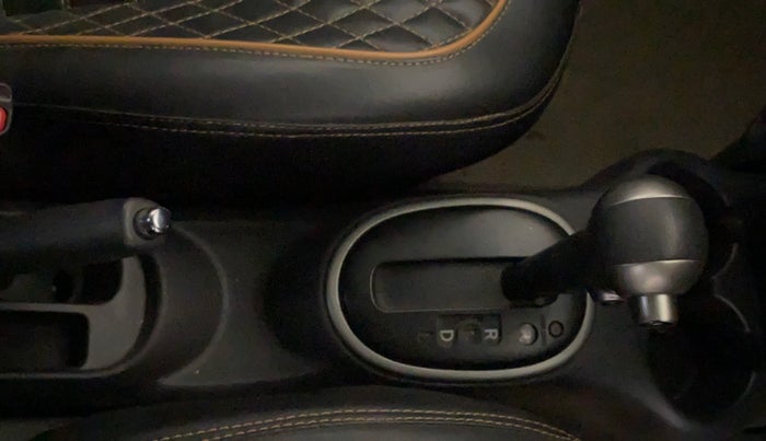 2016 Nissan Micra XV CVT, Petrol, Automatic, 58,477 km, Gear Lever