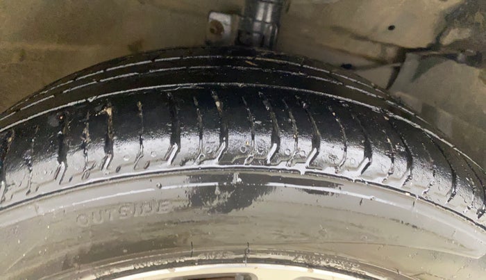 2018 Maruti Ciaz ALPHA DIESEL 1.3, Diesel, Manual, 97,854 km, Right Front Tyre Tread