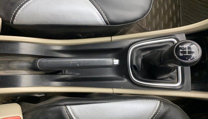 2018 Maruti Ciaz ALPHA DIESEL 1.3, Diesel, Manual, 97,854 km, Gear Lever