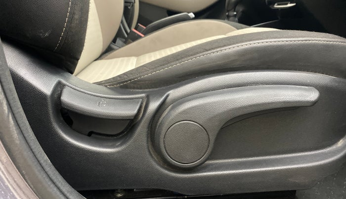 2018 Hyundai Elite i20 ASTA 1.2, Petrol, Manual, 39,856 km, Driver Side Adjustment Panel