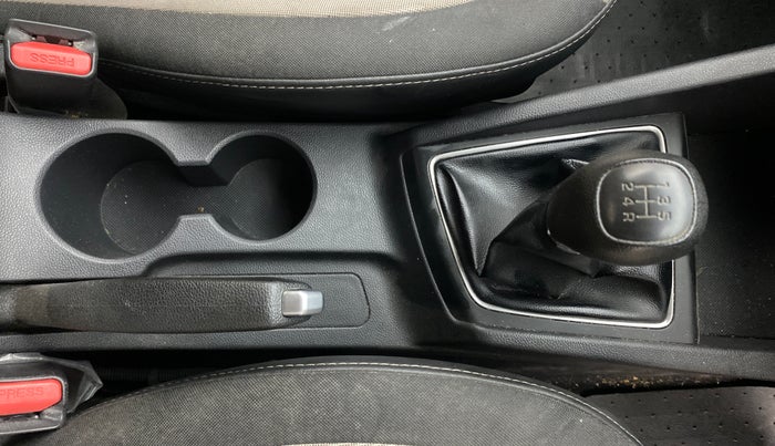 2018 Hyundai Elite i20 ASTA 1.2, Petrol, Manual, 39,856 km, Gear Lever