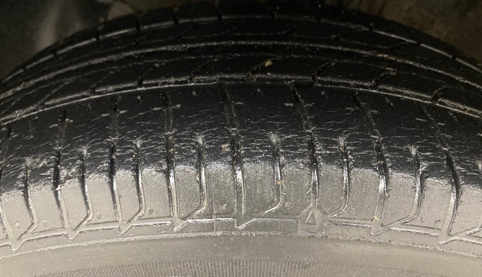 2018 Hyundai Elite i20 ASTA 1.2, Petrol, Manual, 39,856 km, Left Front Tyre Tread