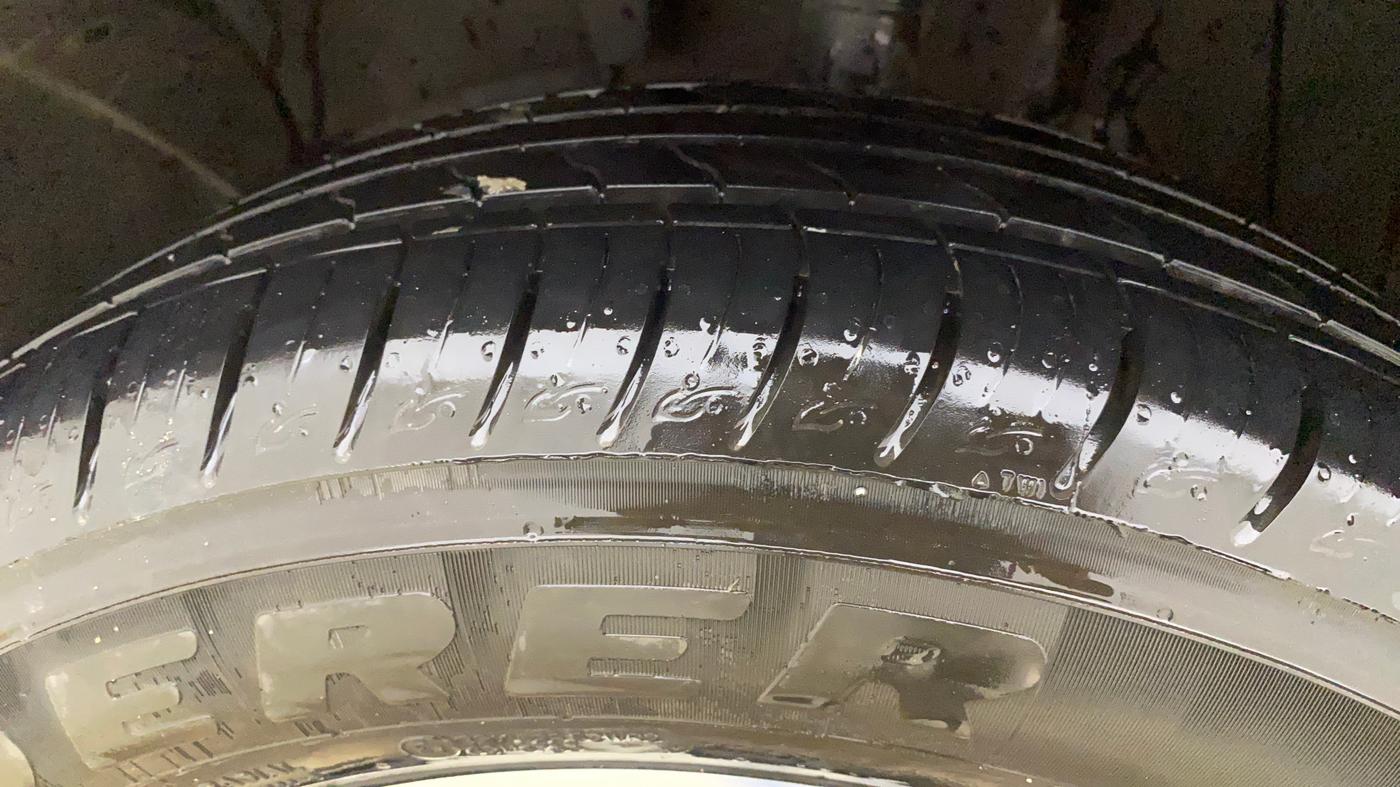 2017 Nissan Terrano XV D PREMIUM AMT, Diesel, Automatic, 1,14,508 km, Left Front Tyre Tread
