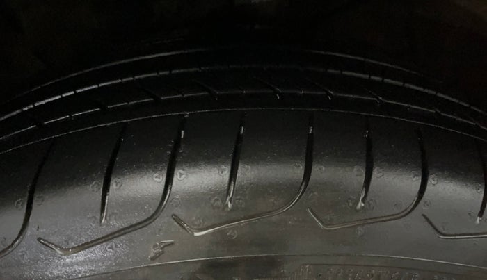 2017 Hyundai Creta SX PLUS 1.6 PETROL, Petrol, Manual, 58,764 km, Left Front Tyre Tread