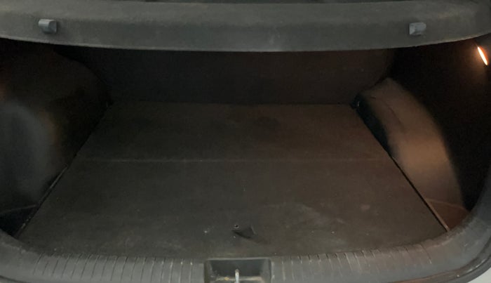 2017 Hyundai Creta SX PLUS 1.6 PETROL, Petrol, Manual, 58,764 km, Boot Inside