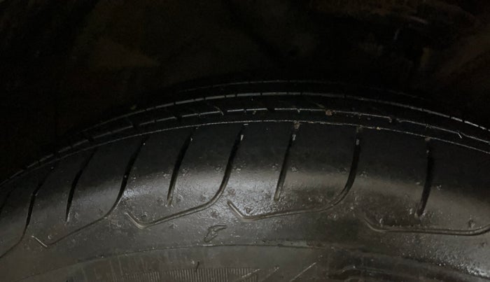 2017 Hyundai Creta SX PLUS 1.6 PETROL, Petrol, Manual, 58,764 km, Right Front Tyre Tread