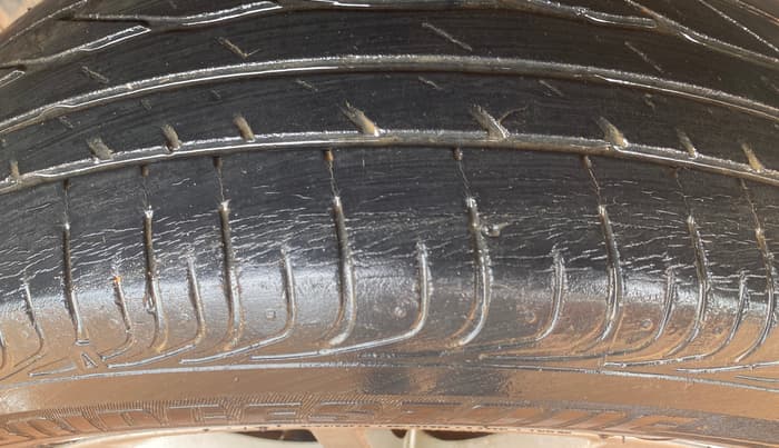 2014 Volkswagen Polo HIGHLINE1.2L, Petrol, Manual, 77,857 km, Left Rear Tyre Tread