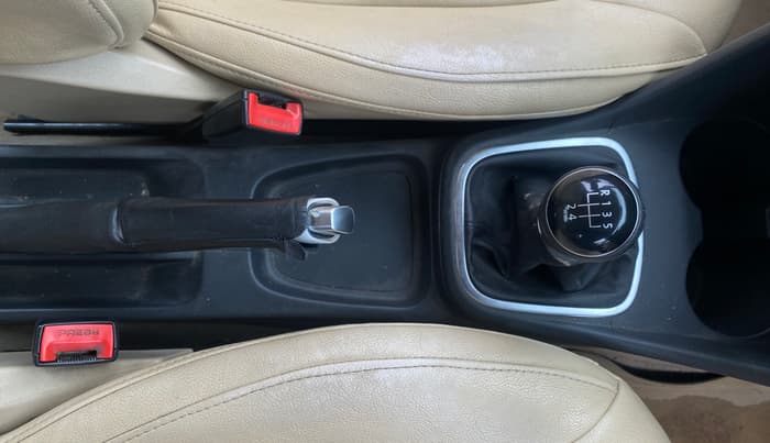 2014 Volkswagen Polo HIGHLINE1.2L, Petrol, Manual, 77,857 km, Gear Lever