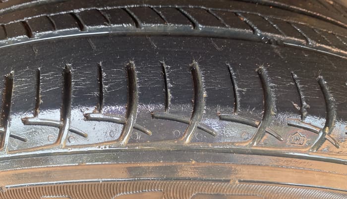 2014 Volkswagen Polo HIGHLINE1.2L, Petrol, Manual, 77,857 km, Right Rear Tyre Tread