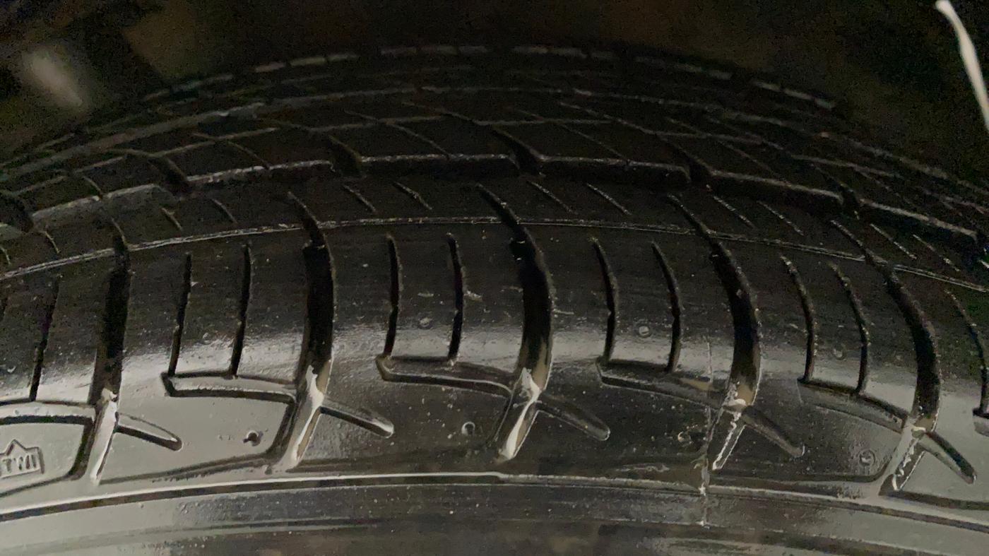 2015 Toyota Etios V, Petrol, Manual, 63,018 km, Left Front Tyre Tread