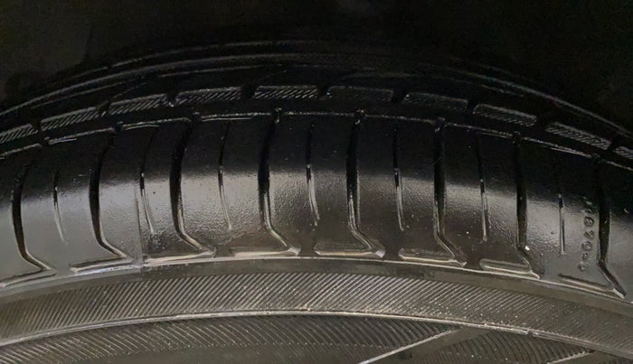 2015 Hyundai Grand i10 ASTA AT 1.2 KAPPA VTVT, Petrol, Automatic, 74,868 km, Left Front Tyre Tread