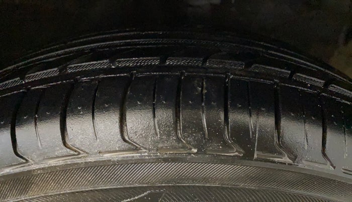 2015 Hyundai Grand i10 ASTA AT 1.2 KAPPA VTVT, Petrol, Automatic, 74,868 km, Right Front Tyre Tread