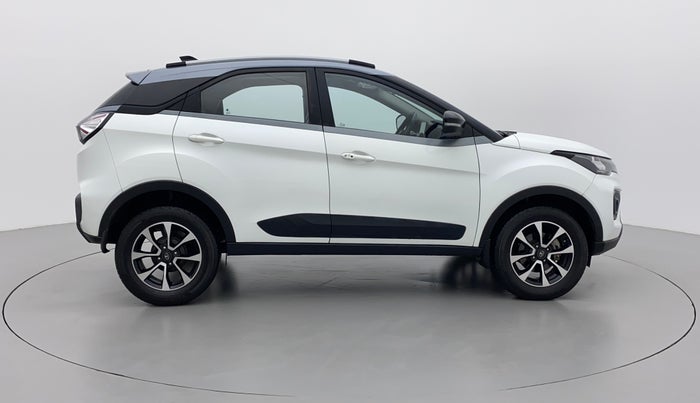 2021 Tata NEXON XZA PLUS SUNROOF DIESEL DUAL TONE, Diesel, Automatic, 29,671 km, Right Side View
