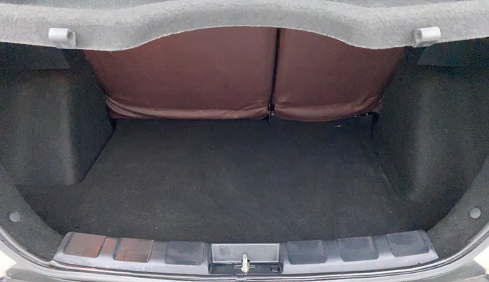 2021 Tata NEXON XZA PLUS SUNROOF DIESEL DUAL TONE, Diesel, Automatic, 29,671 km, Boot Inside