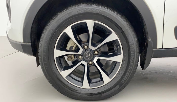 2021 Tata NEXON XZA PLUS SUNROOF DIESEL DUAL TONE, Diesel, Automatic, 29,671 km, Left Front Wheel