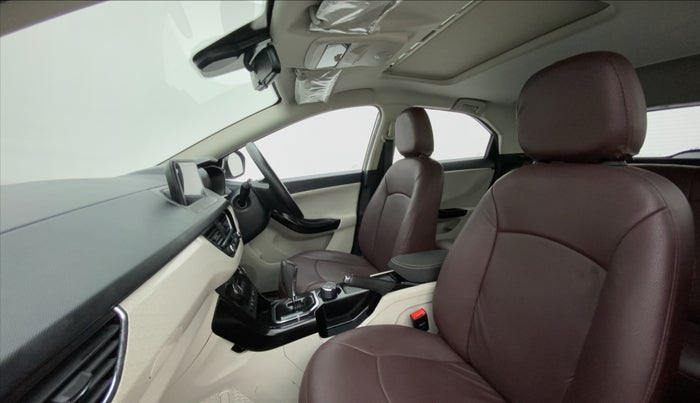 2021 Tata NEXON XZA PLUS SUNROOF DIESEL DUAL TONE, Diesel, Automatic, 29,671 km, Right Side Front Door Cabin