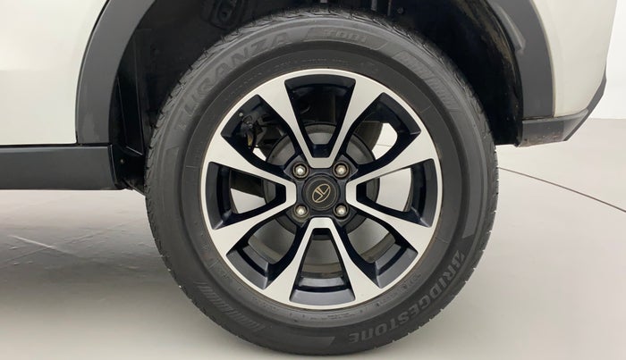 2021 Tata NEXON XZA PLUS SUNROOF DIESEL DUAL TONE, Diesel, Automatic, 29,671 km, Left Rear Wheel