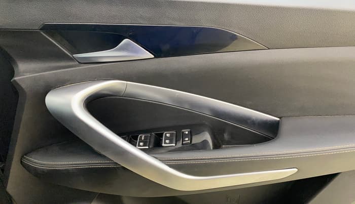 2020 MG HECTOR SHARP 1.5 DCT PETROL, Petrol, Automatic, 64,041 km, Driver Side Door Panels Control