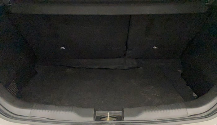 2017 Maruti IGNIS DELTA 1.2 AMT, Petrol, Automatic, 20,687 km, Boot Inside