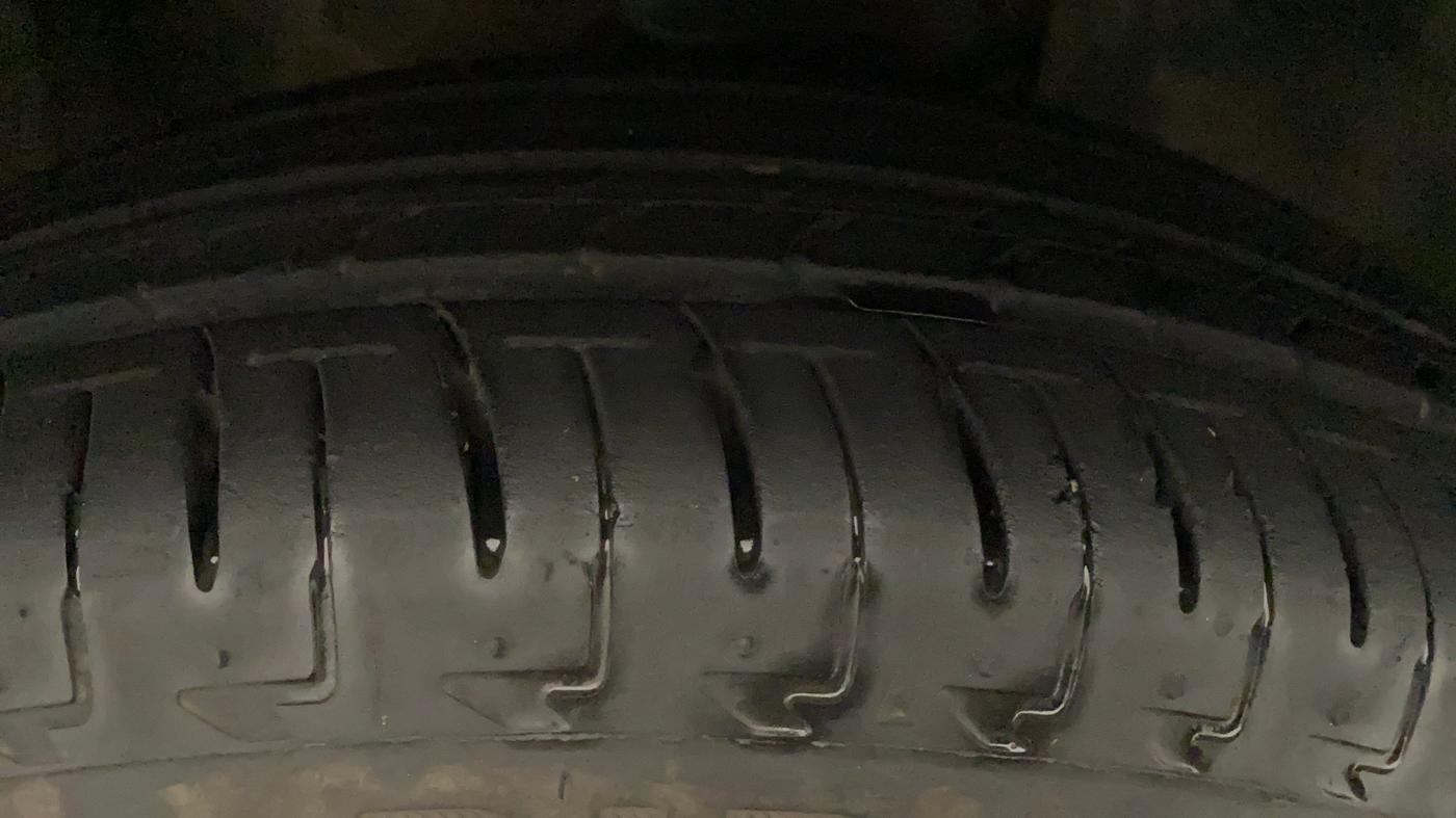2017 Maruti IGNIS DELTA 1.2 AMT, Petrol, Automatic, 20,687 km, Left Rear Tyre Tread