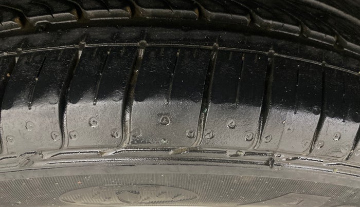 2022 Maruti Ciaz ZETA 1.5 SHVS MT PETROL, Petrol, Manual, 31,173 km, Right Rear Tyre Tread