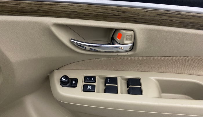 2022 Maruti Ciaz ZETA 1.5 SHVS MT PETROL, Petrol, Manual, 31,173 km, Driver Side Door Panels Control