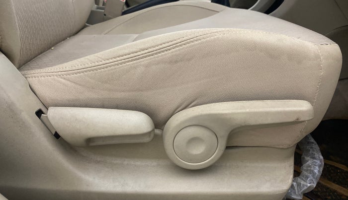 2022 Maruti Ciaz ZETA 1.5 SHVS MT PETROL, Petrol, Manual, 31,173 km, Driver Side Adjustment Panel