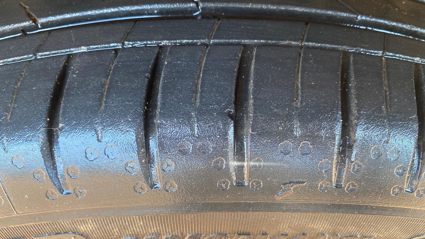 2021 MG HECTOR PLUS SMART 1.5 PETROL TURBO DCT 6-STR, Petrol, Automatic, 48,801 km, Left Front Tyre Tread