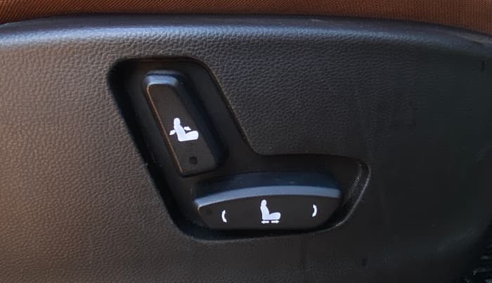 2021 MG HECTOR PLUS SMART 1.5 PETROL TURBO DCT 6-STR, Petrol, Automatic, 48,801 km, Driver Side Adjustment Panel