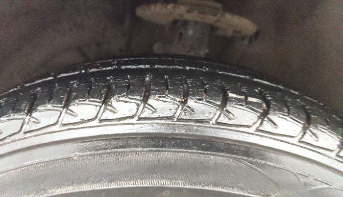2018 Maruti Baleno DELTA PETROL 1.2, Petrol, Manual, 64,603 km, Left Front Tyre Tread