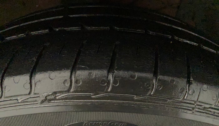 2019 Maruti Ciaz DELTA 1.5 SHVS MT PETROL, Petrol, Manual, 49,281 km, Right Front Tyre Tread