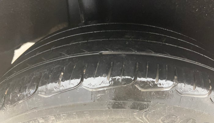 2017 Maruti Baleno ZETA CVT PETROL 1.2, Petrol, Automatic, 69,821 km, Right Rear Tyre Tread