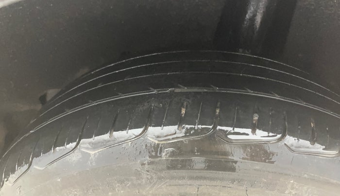 2017 Maruti Baleno ZETA CVT PETROL 1.2, Petrol, Automatic, 69,821 km, Left Rear Tyre Tread