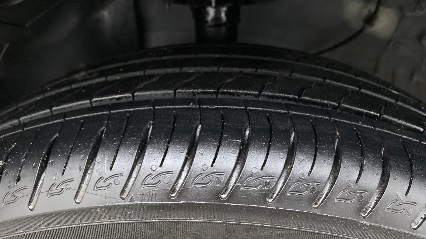 2022 KIA SONET GTX PLUS 1.5, Diesel, Manual, 3,713 km, Left Front Tyre Tread