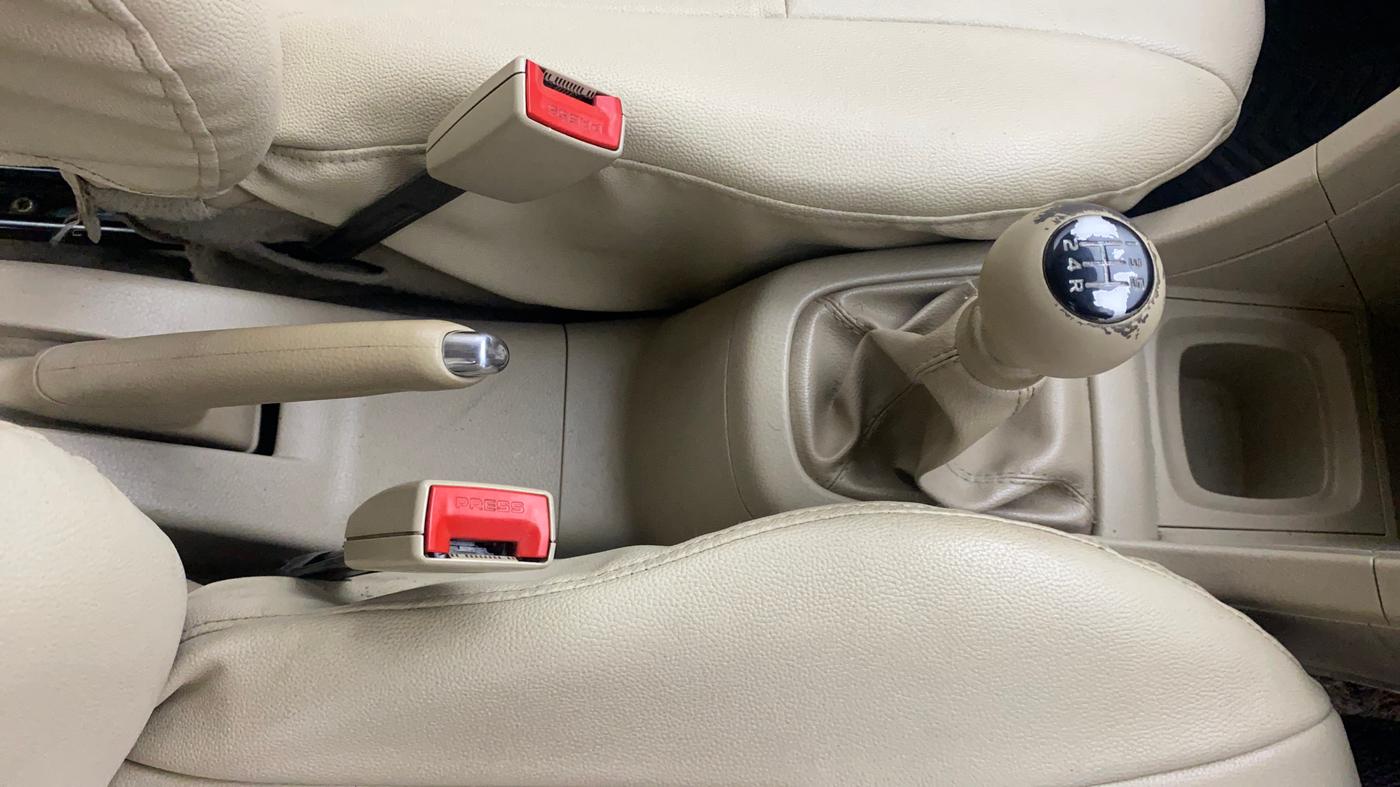 2013 Maruti Ertiga VXI, Petrol, Manual, 1,12,409 km, Gear Lever